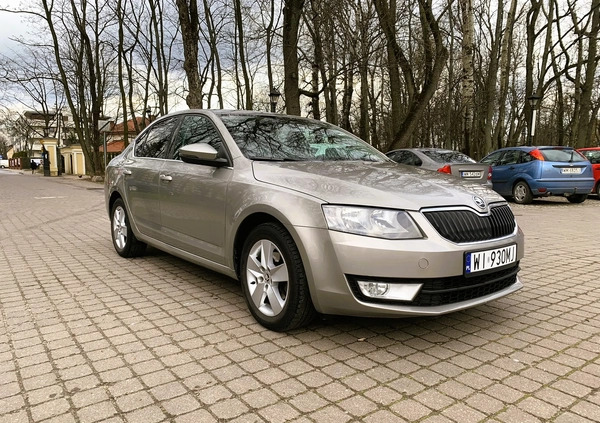 Skoda Octavia cena 29600 przebieg: 209000, rok produkcji 2013 z Strzyżów małe 407